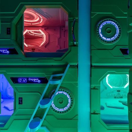 Oxygen Hostel Capsula Madrid Eksteriør bilde