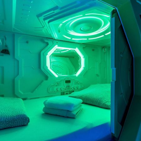 Oxygen Hostel Capsula Madrid Eksteriør bilde