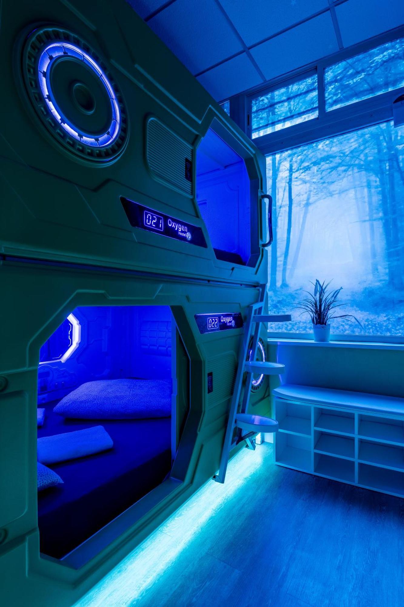 Oxygen Hostel Capsula Madrid Eksteriør bilde