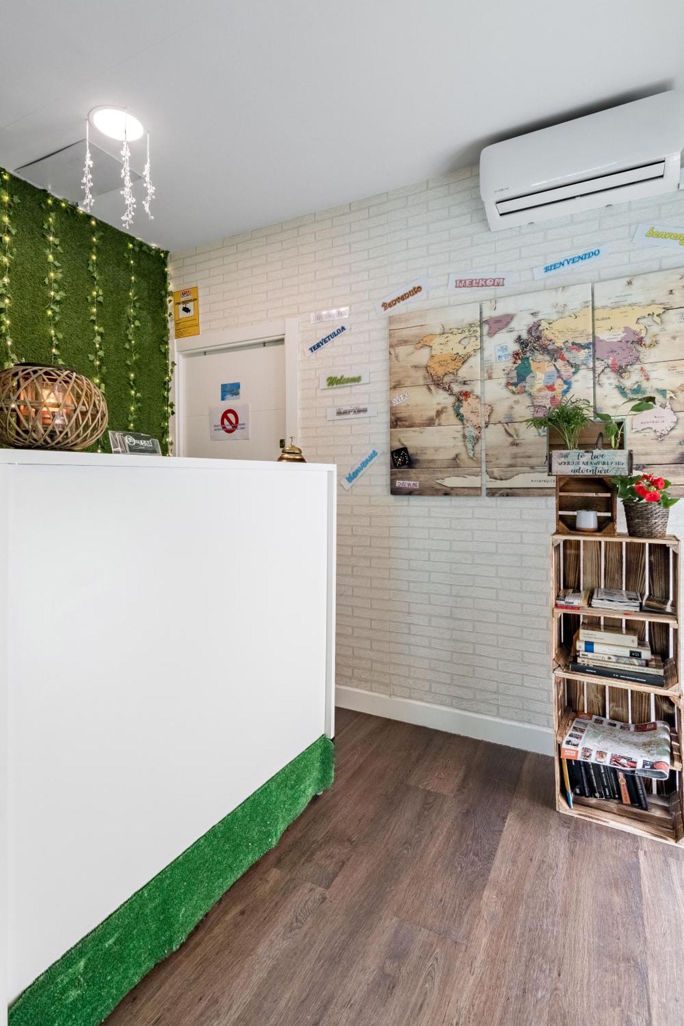 Oxygen Hostel Capsula Madrid Eksteriør bilde